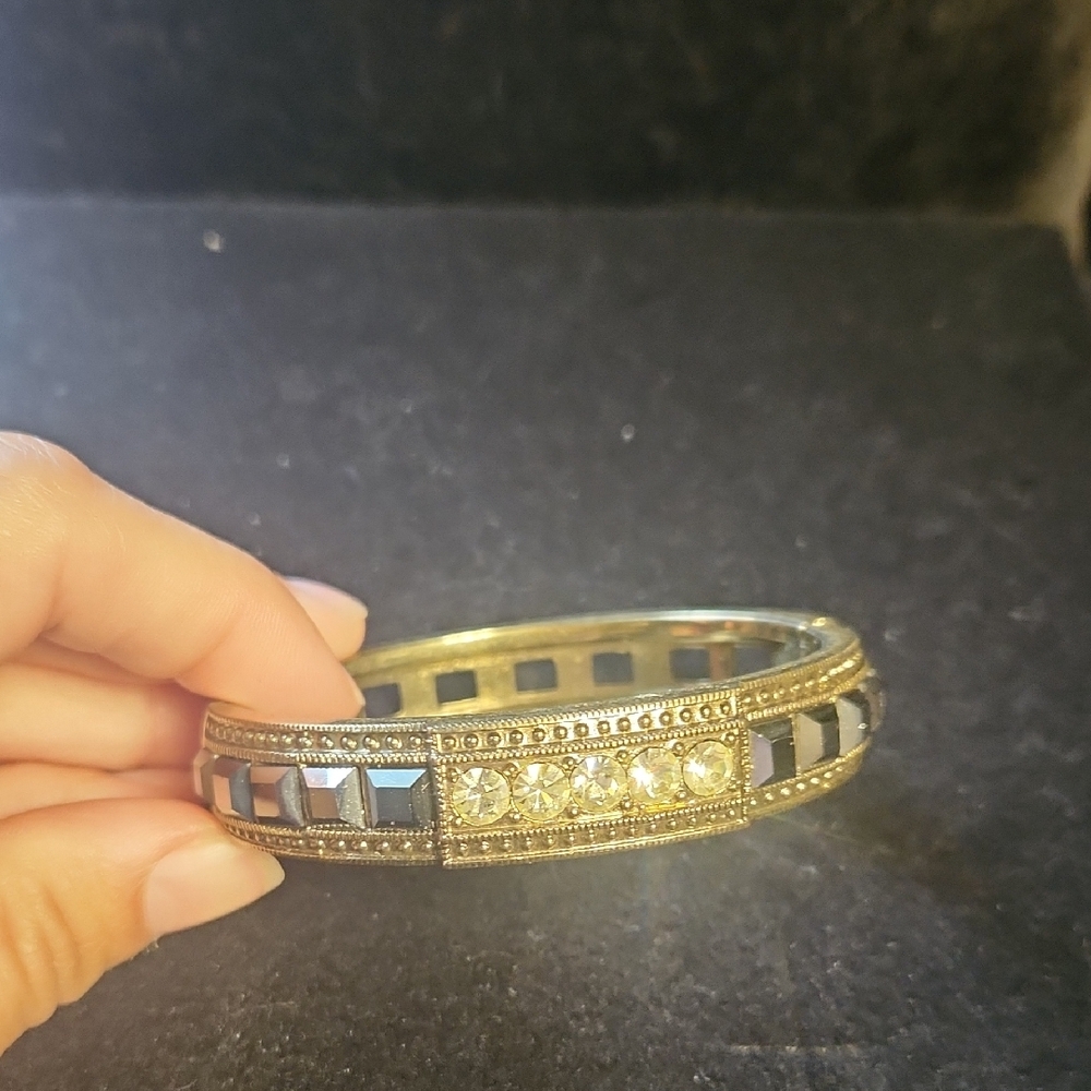 Elegant Gold and Black Women's Bracelet